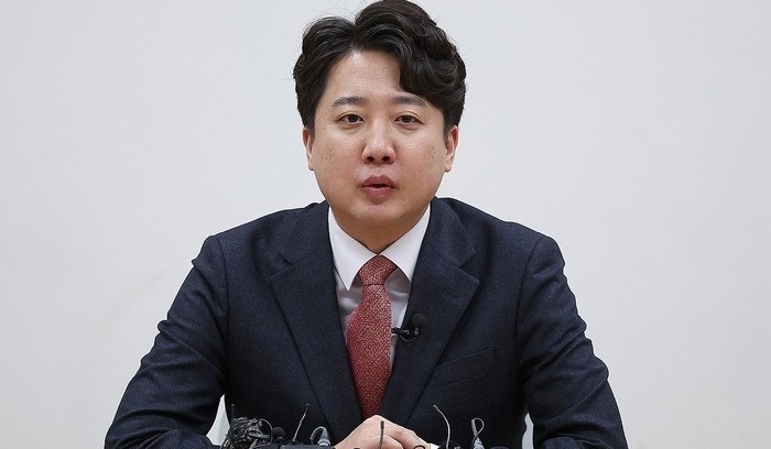 연설을 하고 있는 이준석 전대표의 모습